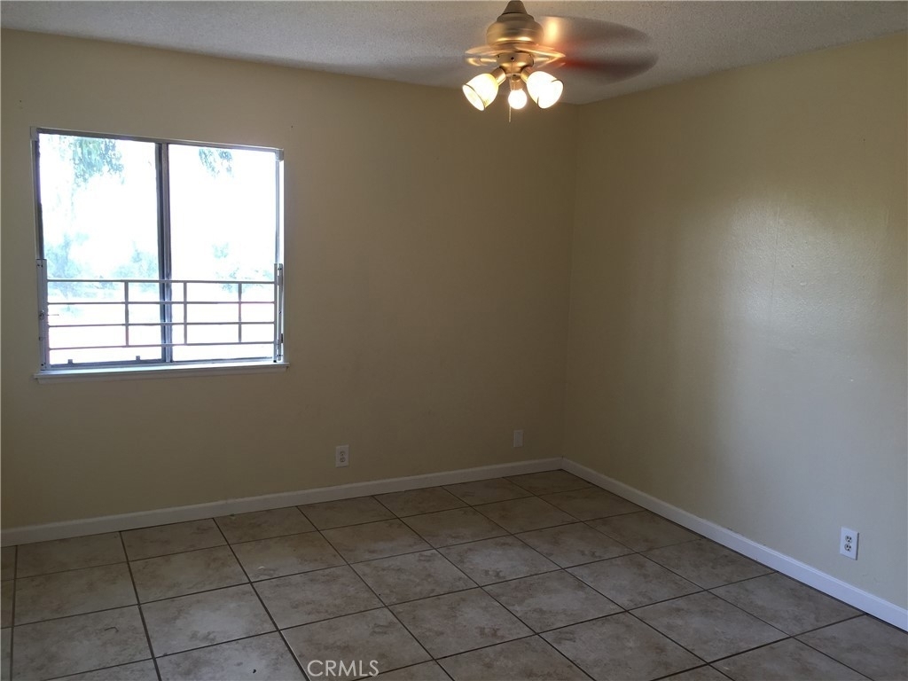 4565 Ramona Avenue - Photo 11