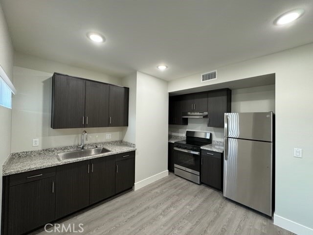 1001 W Mission Boulevard - Photo 1