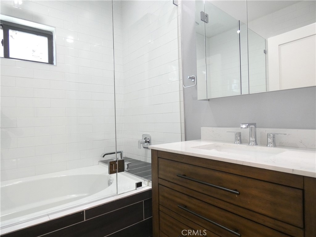 5346 Lexington Ave - Photo 23