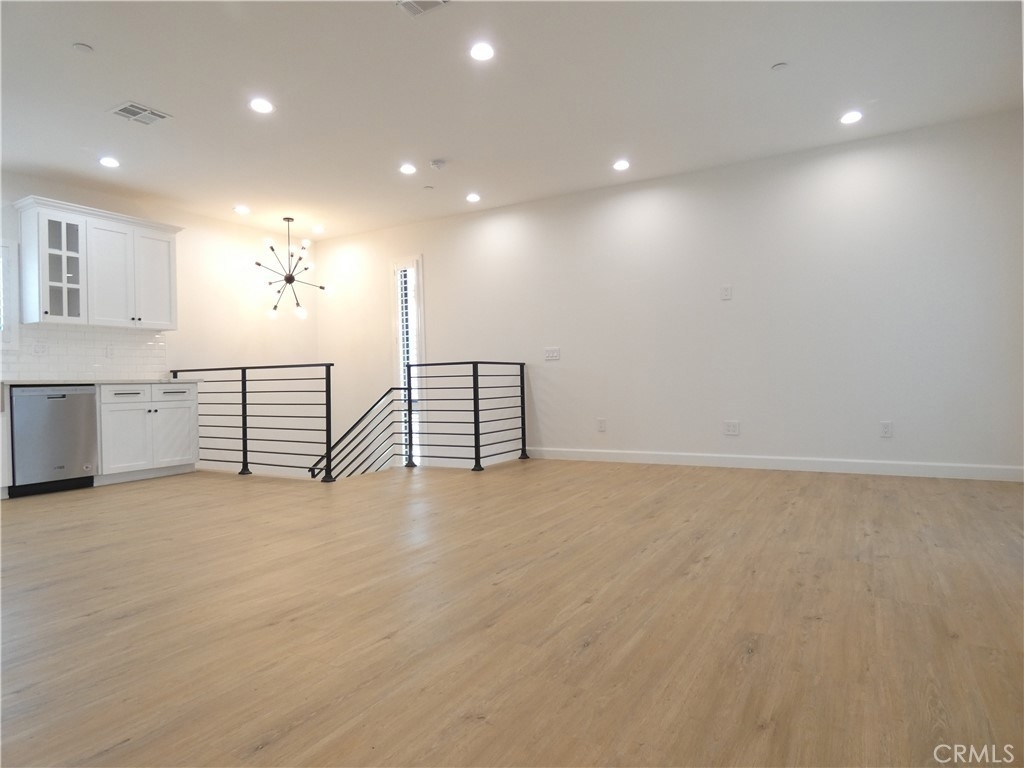 5346 Lexington Ave - Photo 12