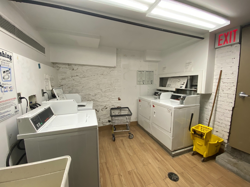 East 53rd Street - Photo 6
