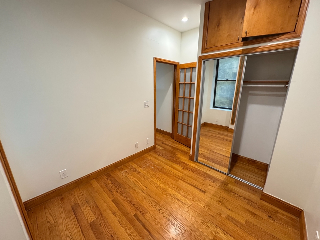 East 53rd Street - Photo 5