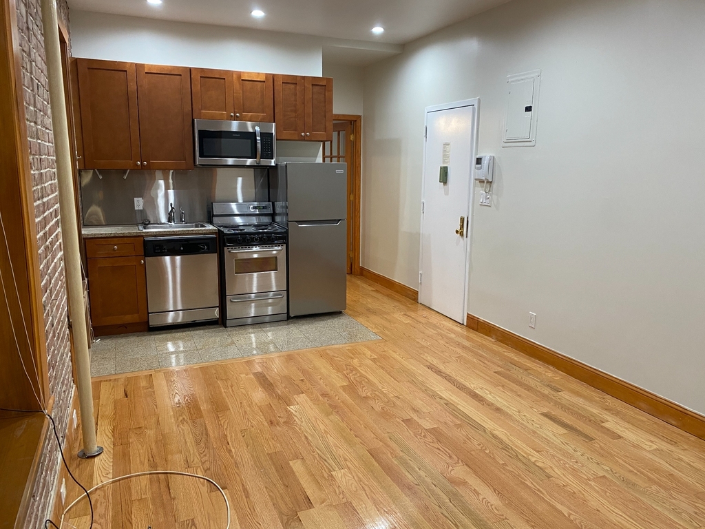 East 53rd Street - Photo 2