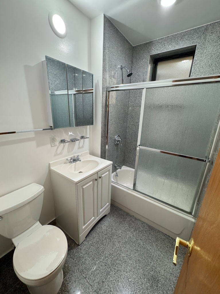 East 53rd Street - Photo 4