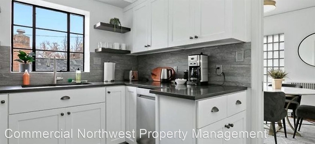 303 N 2nd St - Photo 30