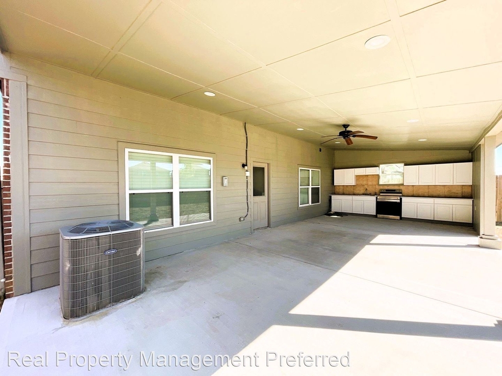 10910 Hillside Creek Dr - Photo 24