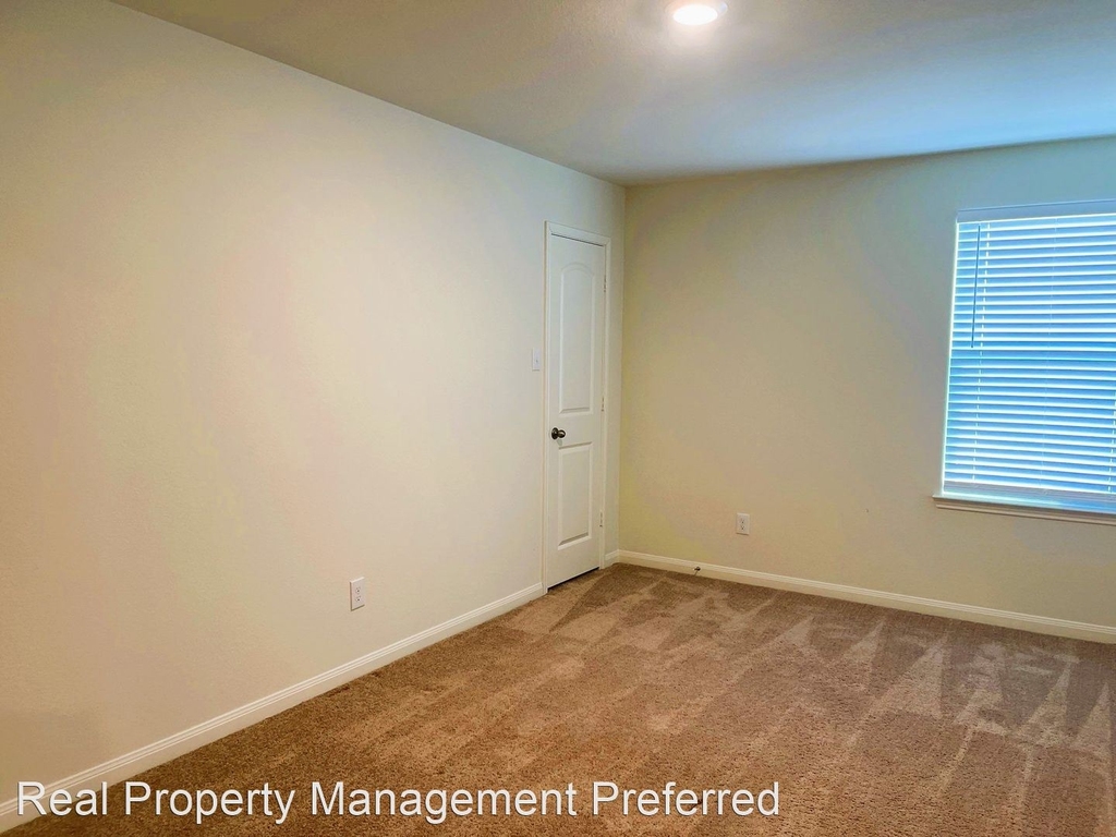 10910 Hillside Creek Dr - Photo 11