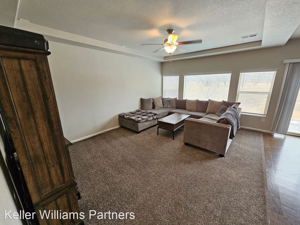 7960 Luminary Ln - Photo 4