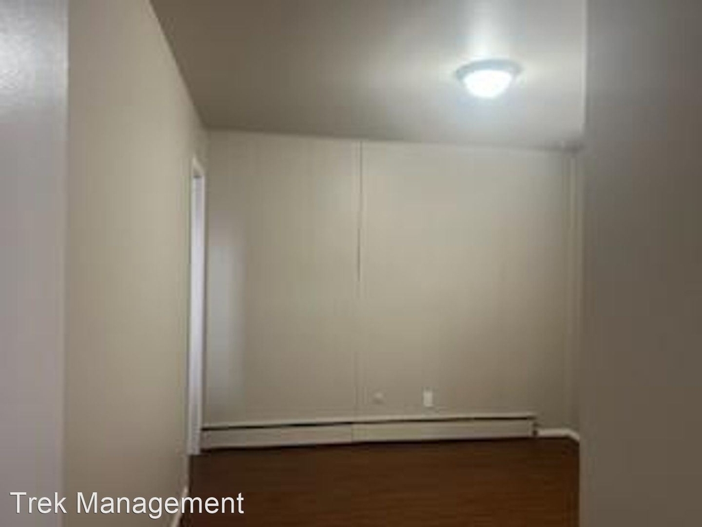 1660 Moore Avenue - Photo 3