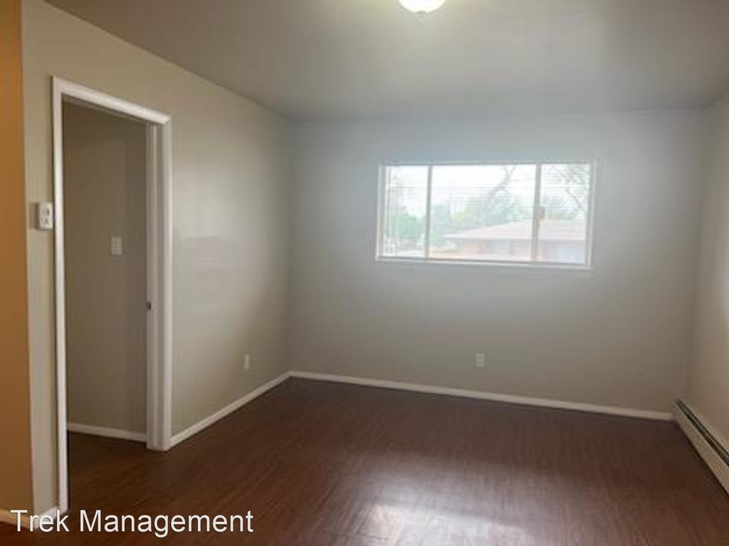 1660 Moore Avenue - Photo 2