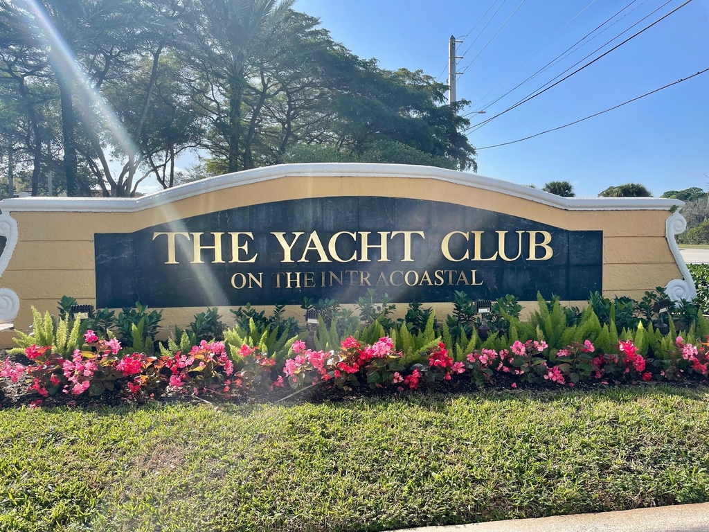 160 Yacht Club Way - Photo 0
