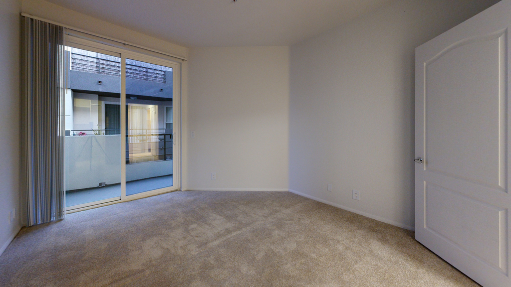 13603 Marina Pointe Drive - Photo 3