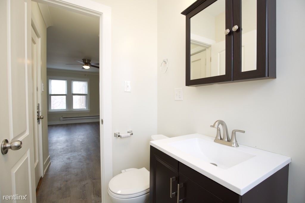 4220 N. Clark, Unit 9 - Photo 14