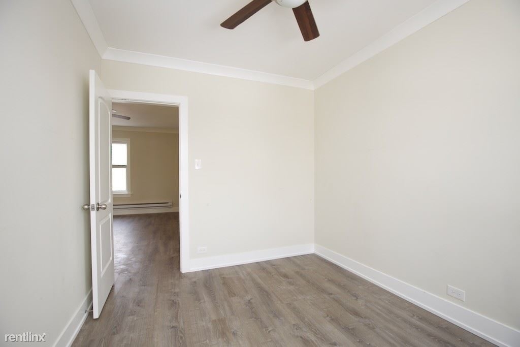 4220 N. Clark, Unit 9 - Photo 12