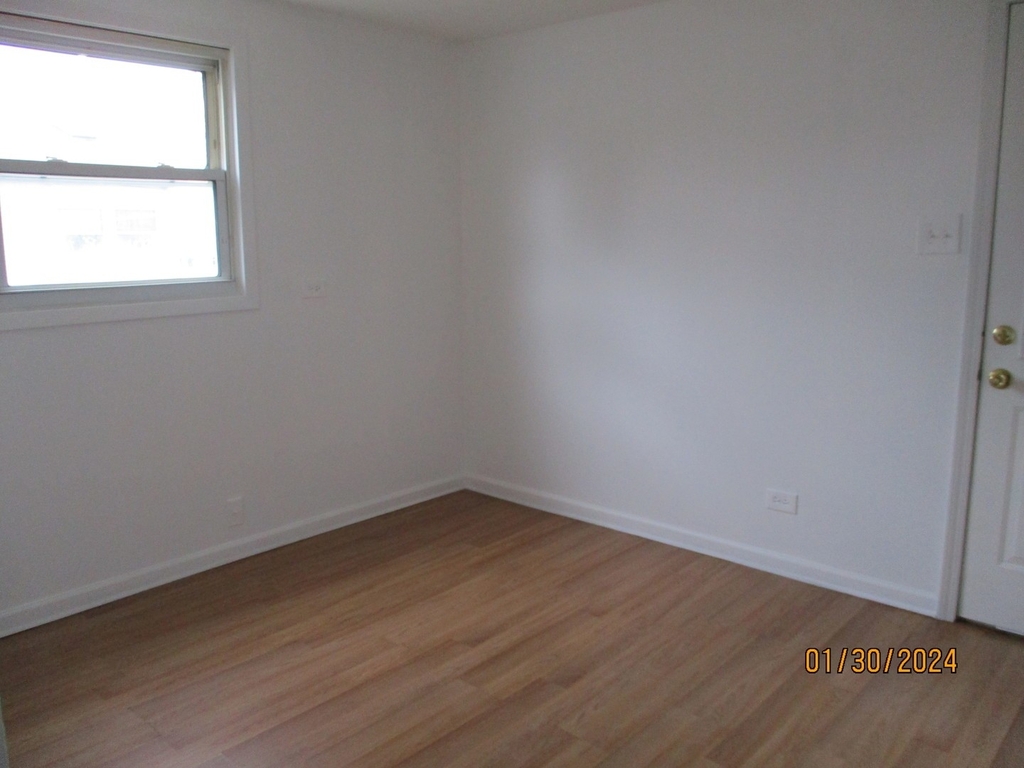 9806 Marion Avenue - Photo 5