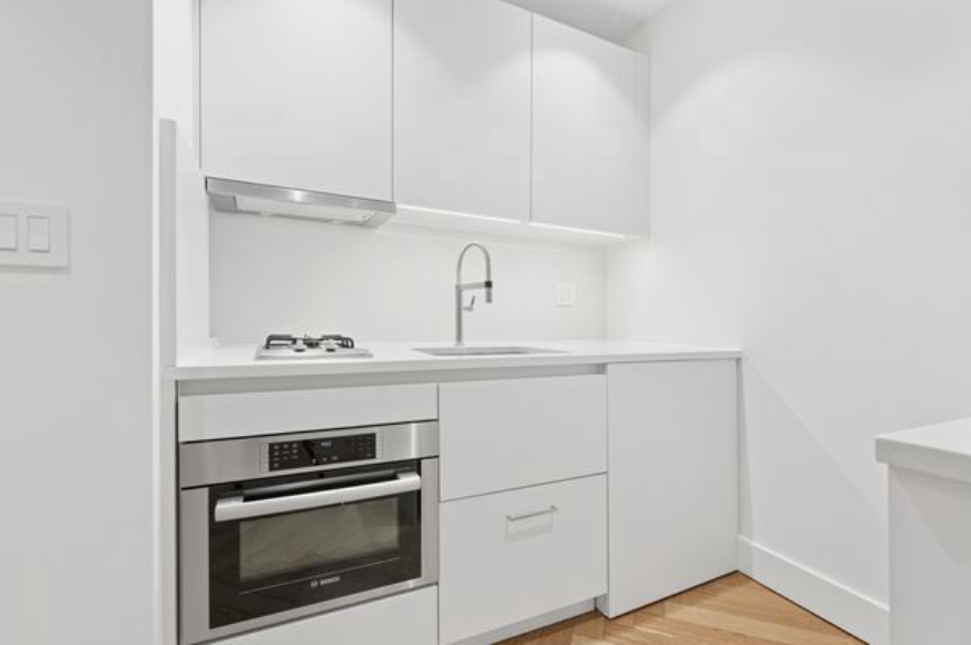 222 West 24th Street - Photo 3