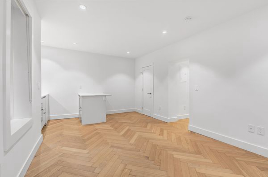 222 West 24th Street - Photo 1