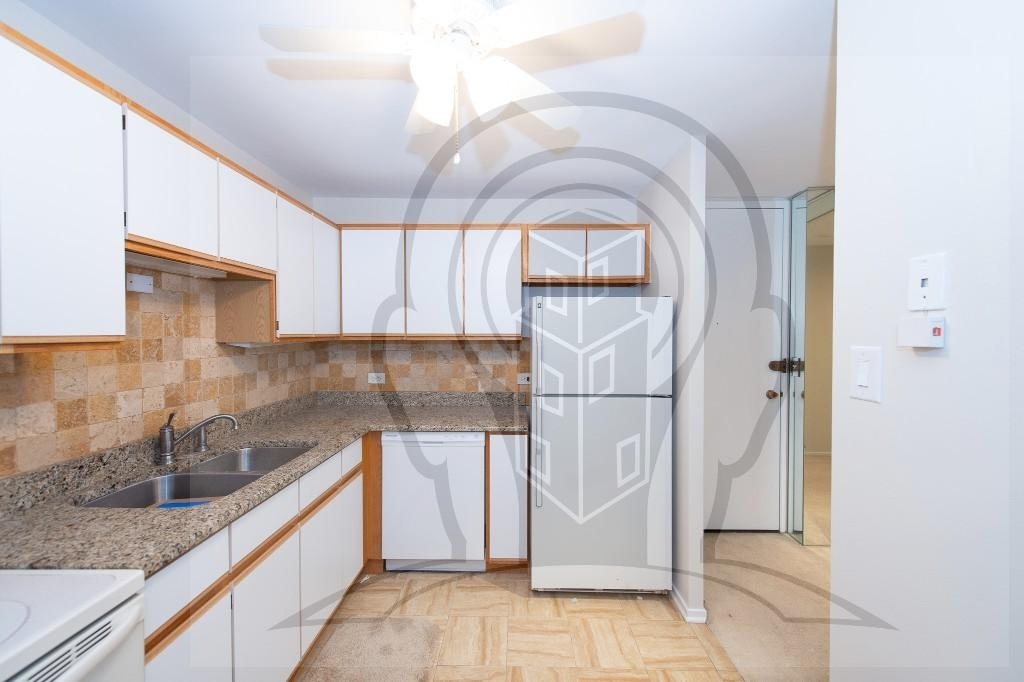 1660 N La Salle Drive - Photo 6