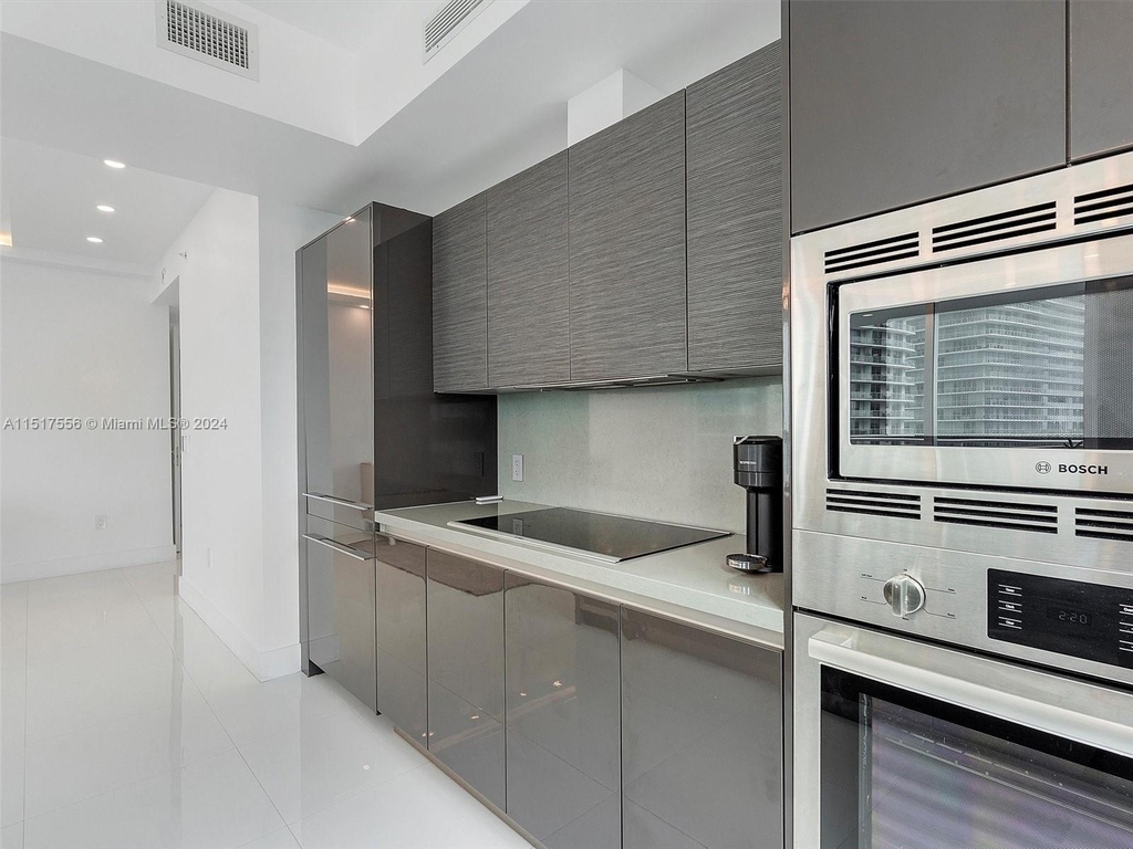 1080 Brickell Ave - Photo 12