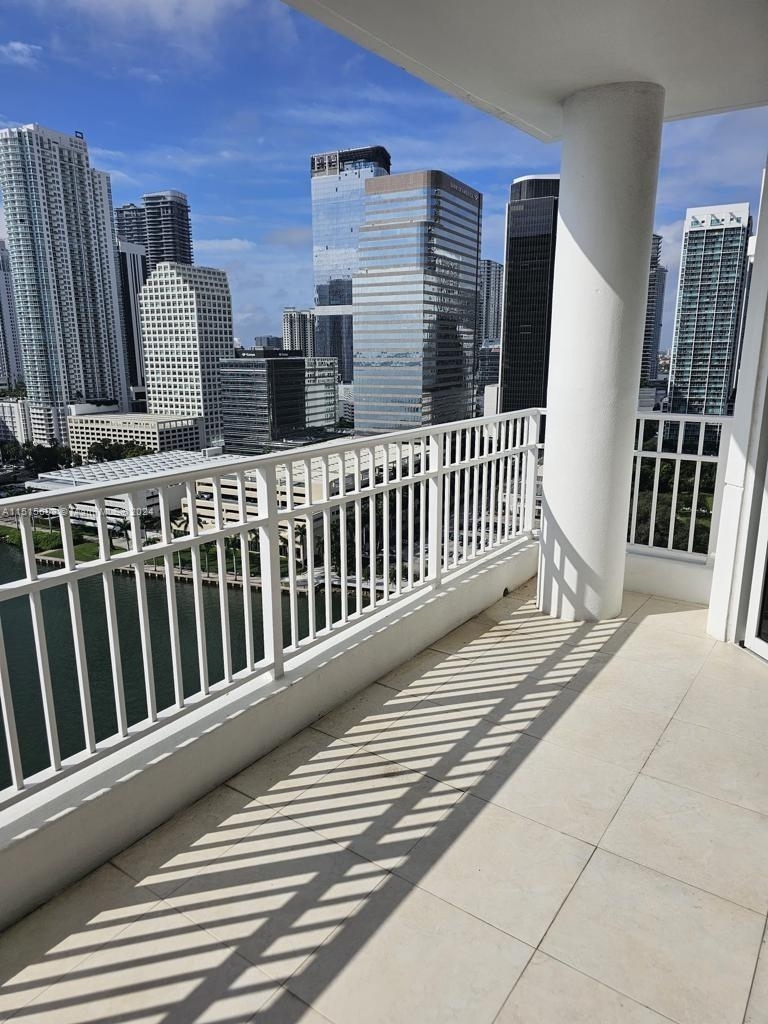 701 Brickell Key Blvd - Photo 0