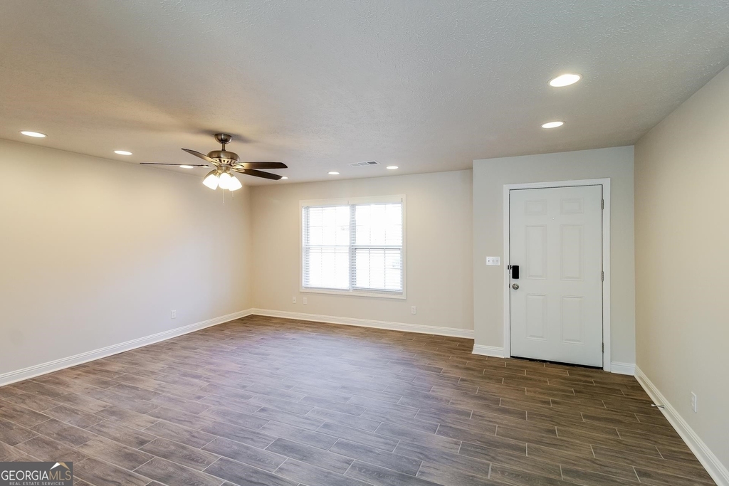 103 S Circle - Photo 1