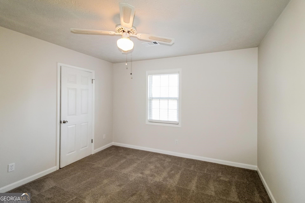 103 S Circle - Photo 11