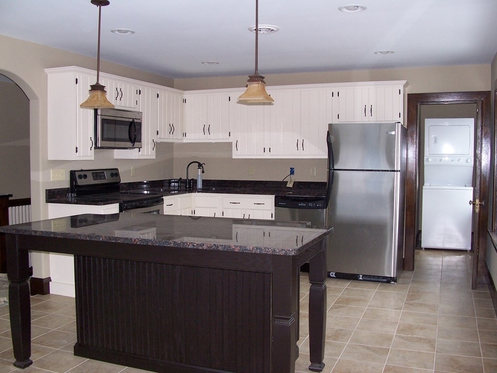 161 Oakwood Ave., Suite B - Photo 3