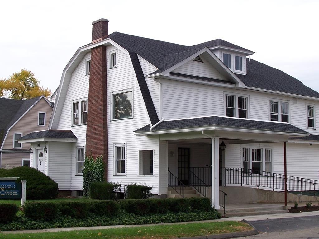 161 Oakwood Ave., Suite B - Photo 0