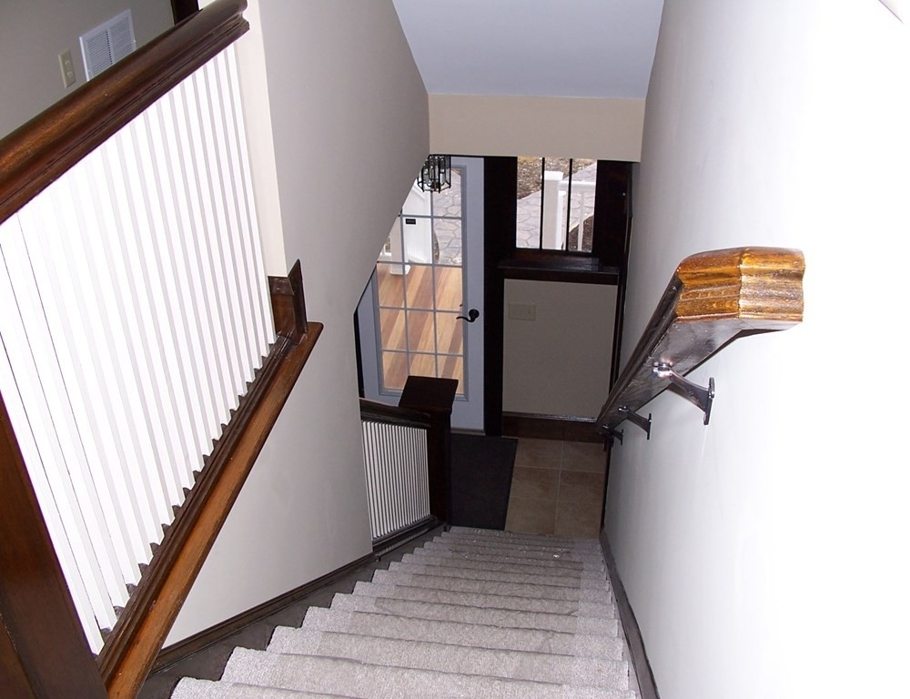 161 Oakwood Ave., Suite B - Photo 2