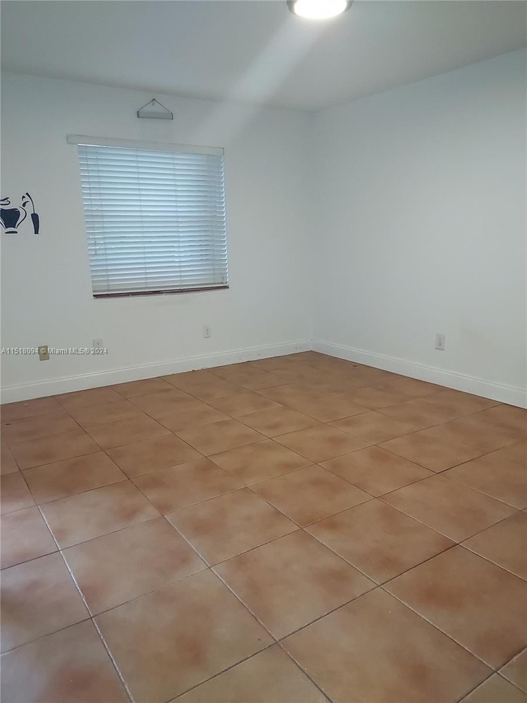 8139 Sw 208th Ter - Photo 1