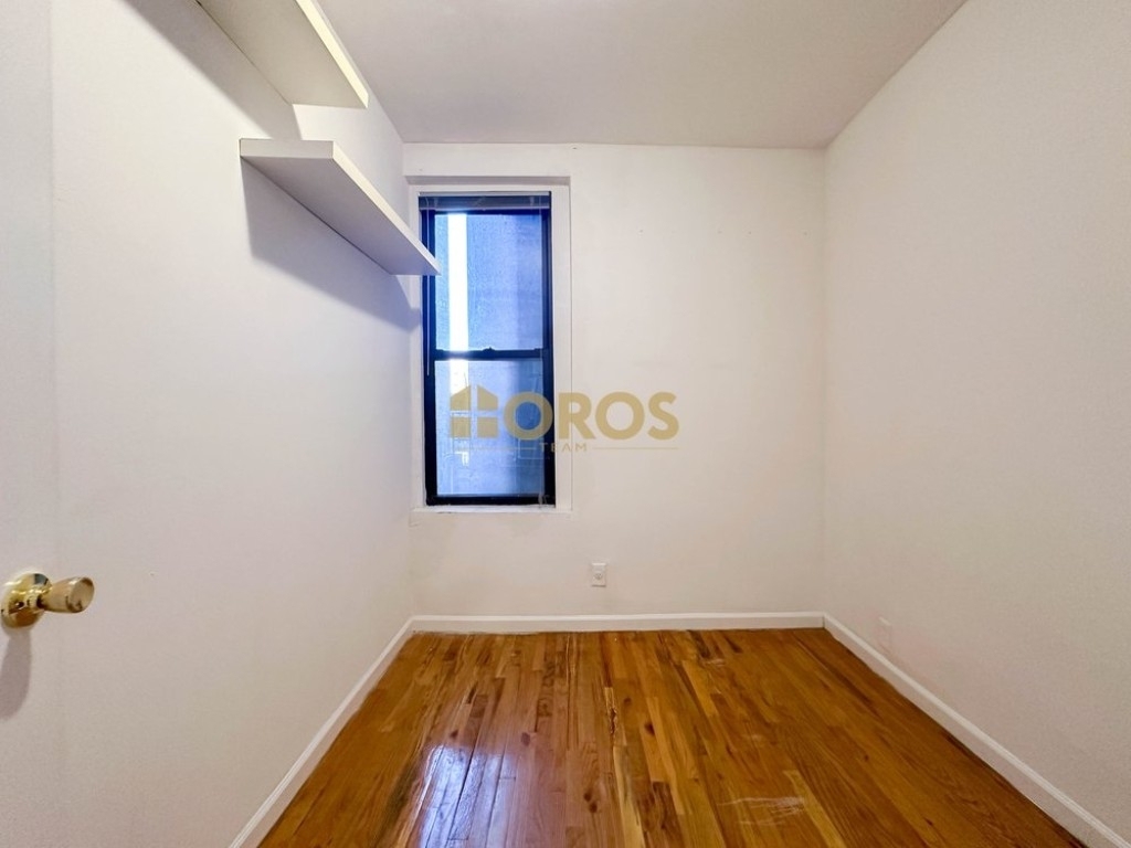 324 East 13th Street - Photo 3