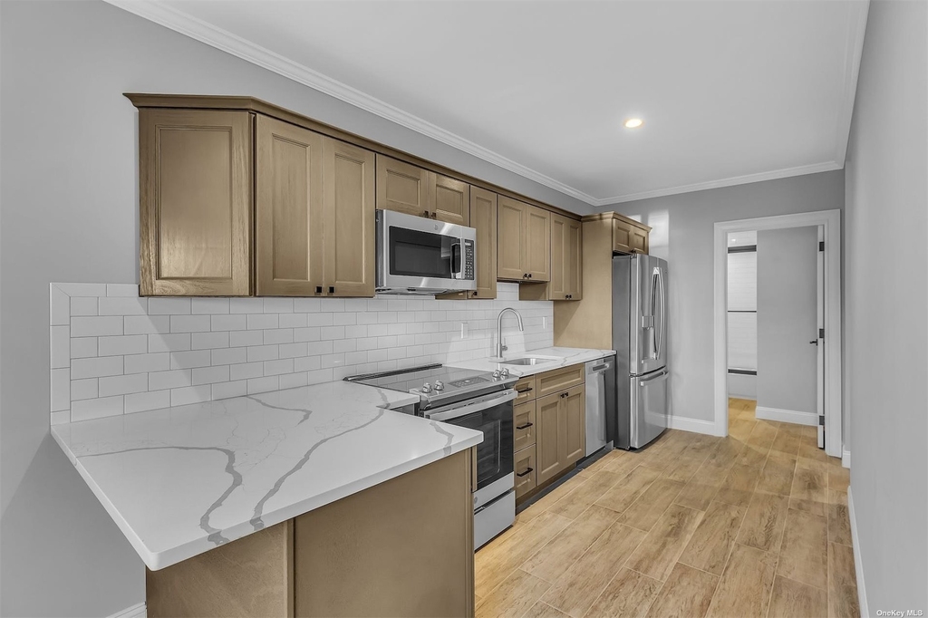 156 W Broadway - Photo 1