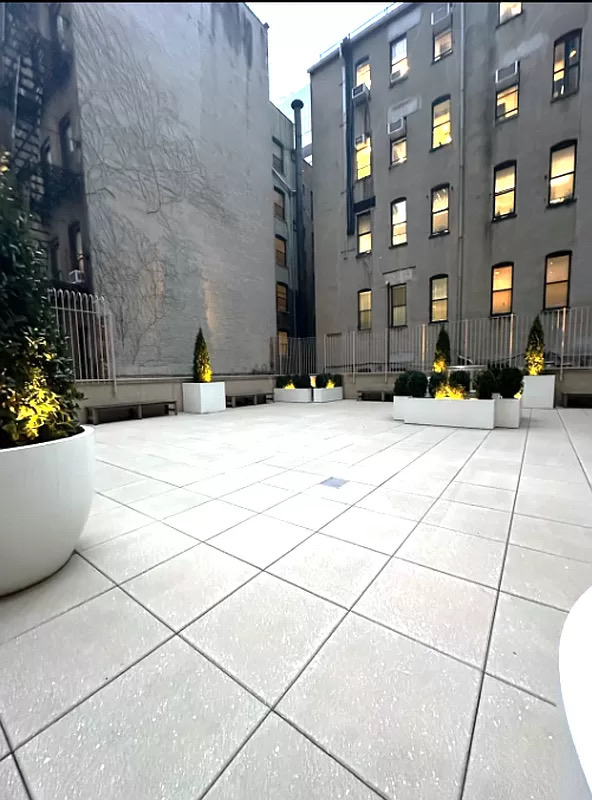 400 East 71st Street - Photo 3