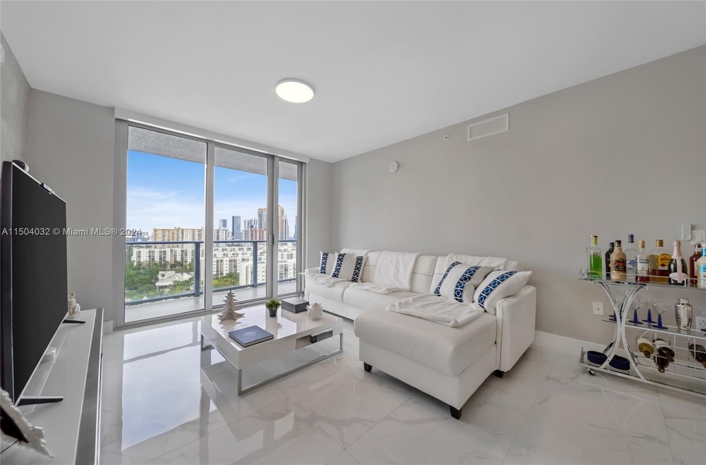 330 Sunny Isles Blvd - Photo 8