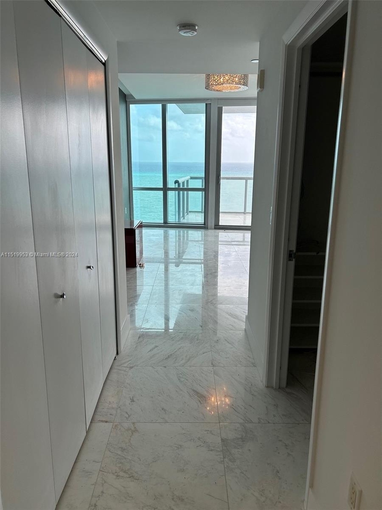 17121 Collins Ave - Photo 21