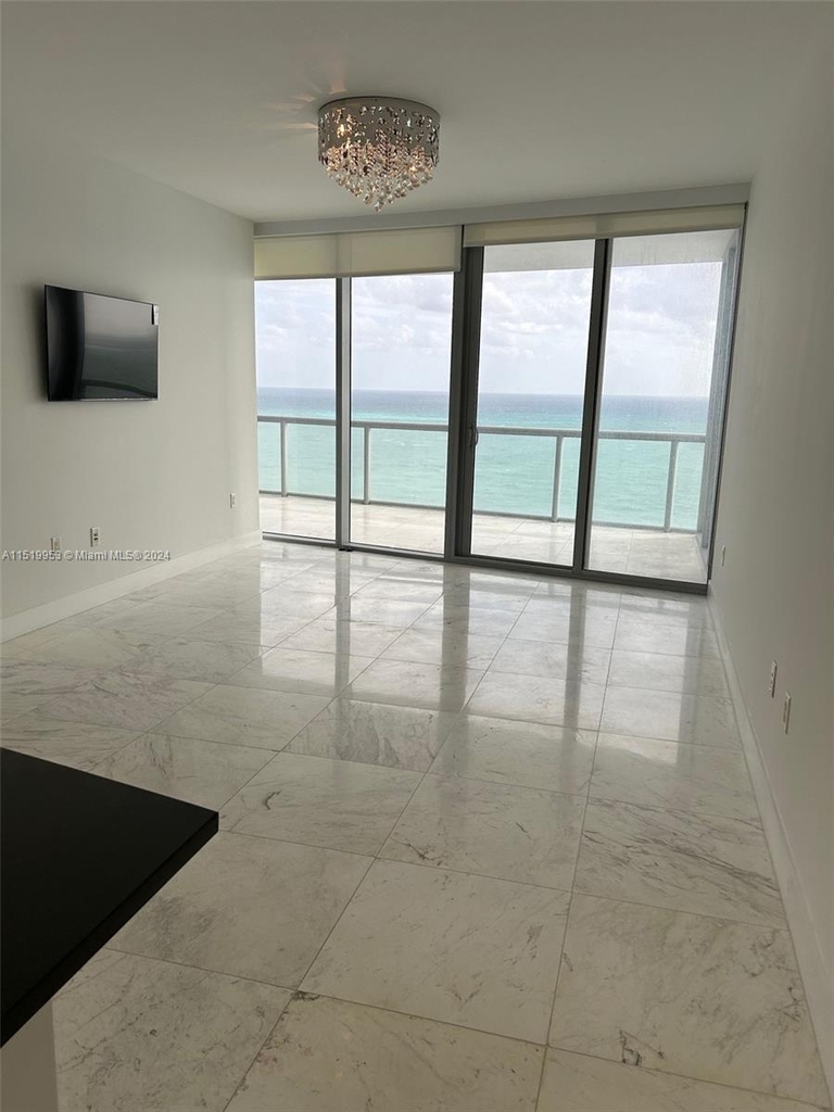 17121 Collins Ave - Photo 14