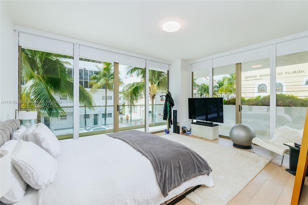 300 Collins Ave - Photo 31