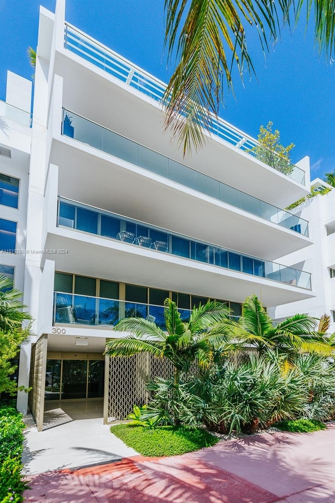 300 Collins Ave - Photo 12