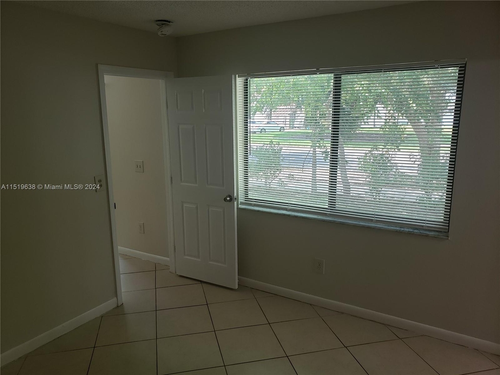 1463 Woodpecker St - Photo 35