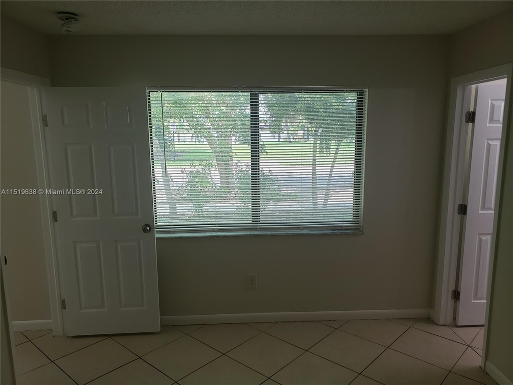 1463 Woodpecker St - Photo 36