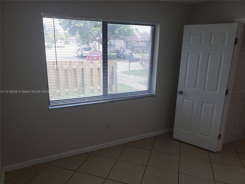 1463 Woodpecker St - Photo 20