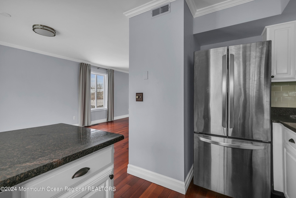 190 Spruce Street - Photo 12