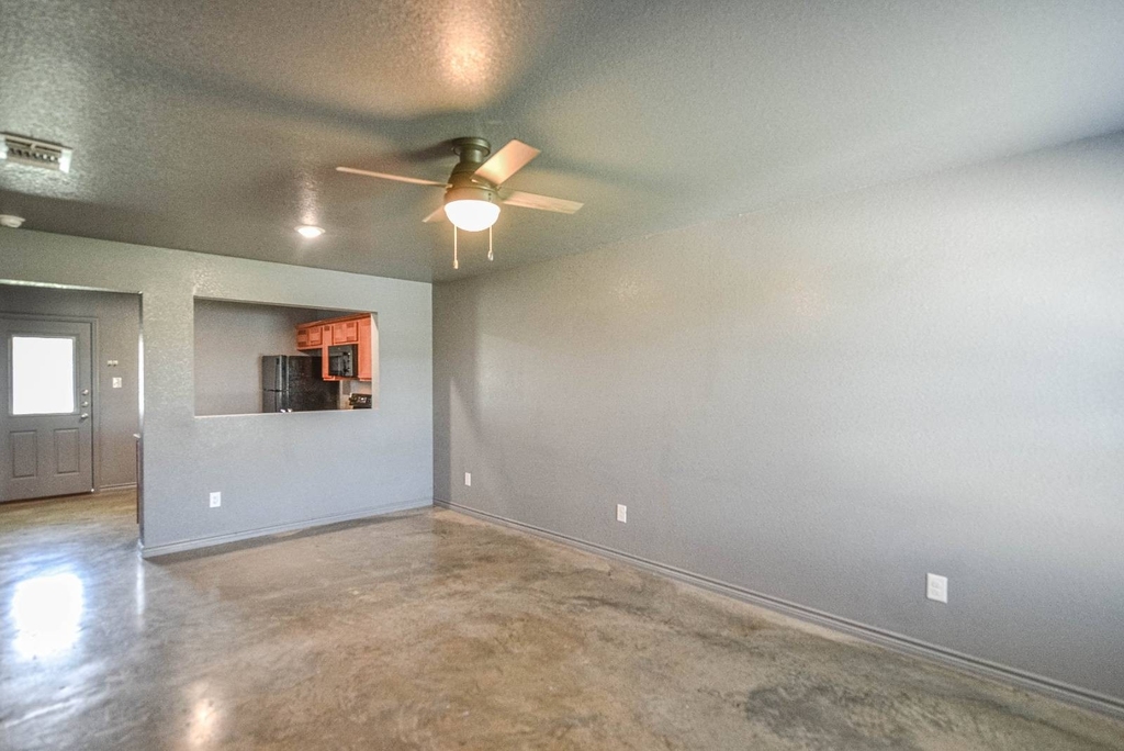 2816 Leroy Cir - Photo 5