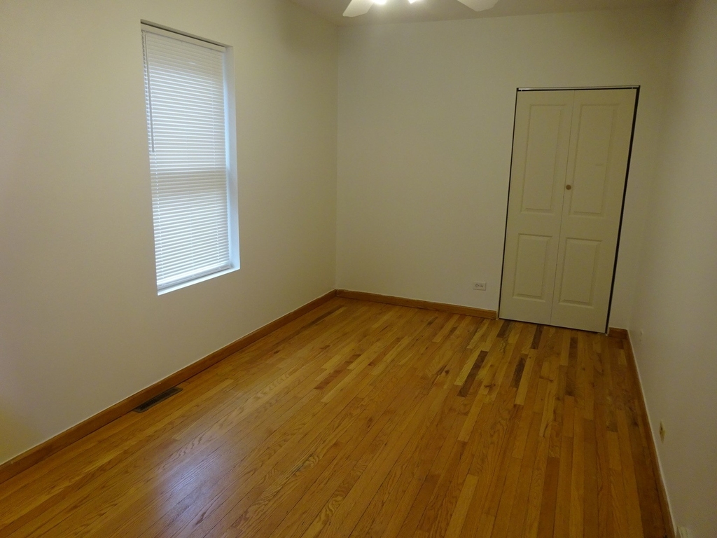 5030 W Winnemac Avenue - Photo 11