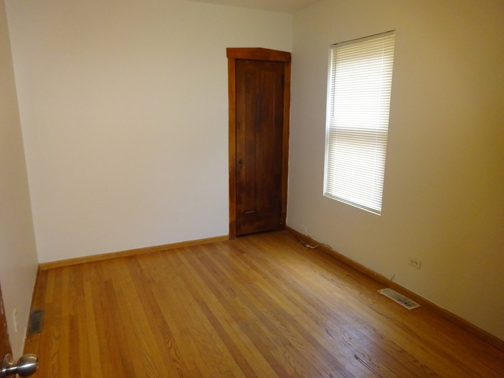 5030 W Winnemac Avenue - Photo 12