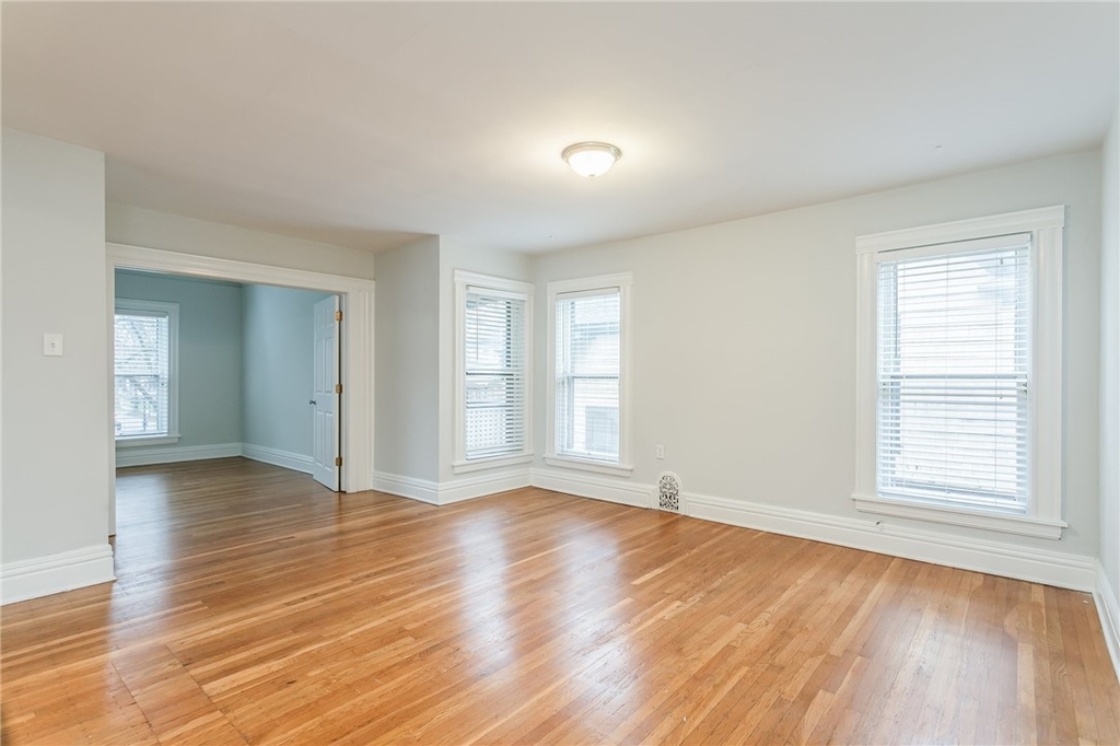 311 Park Avenue - Photo 8