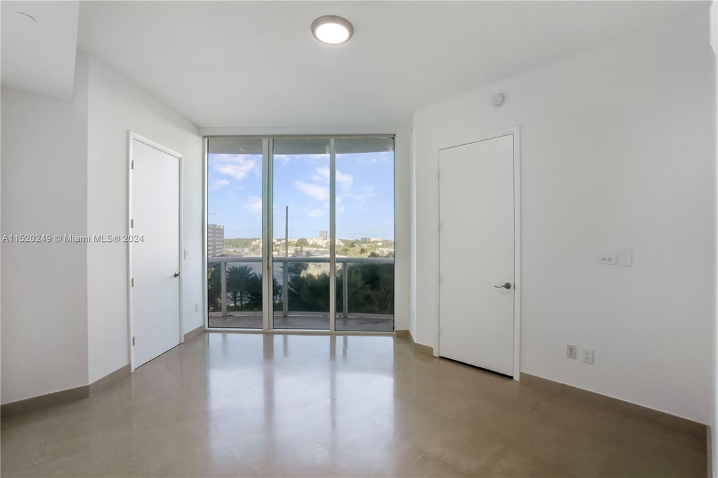 16001 Collins Ave - Photo 25