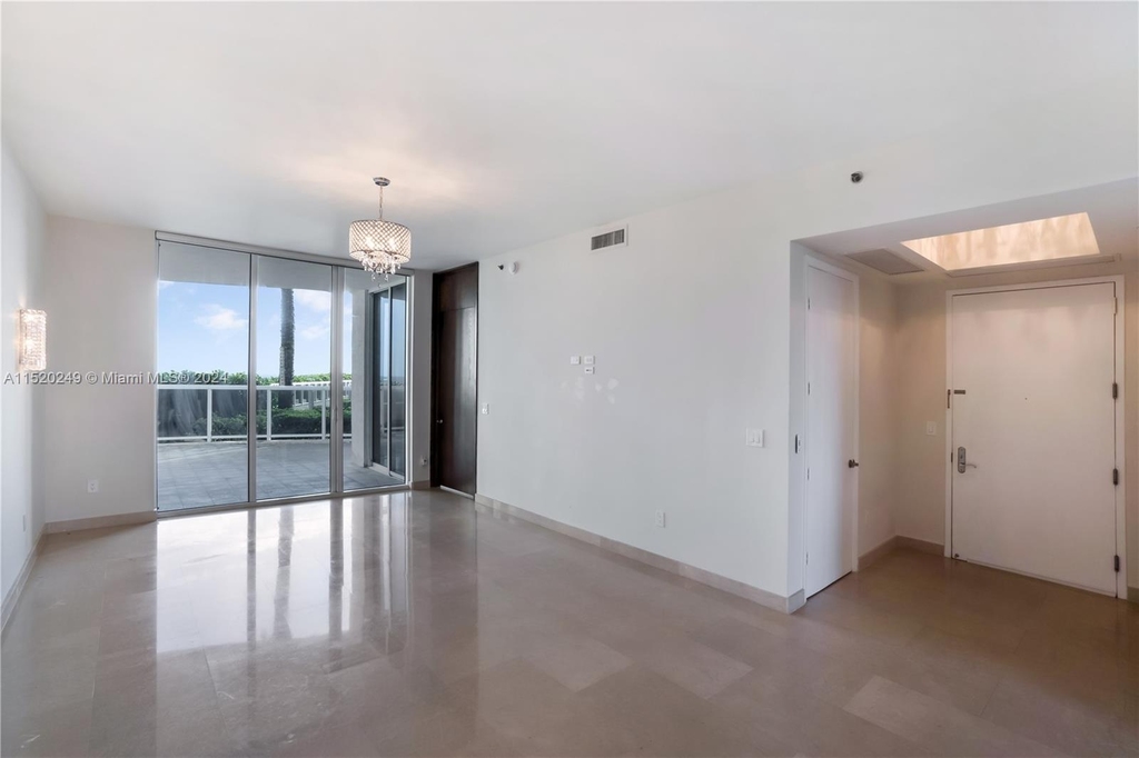 16001 Collins Ave - Photo 15