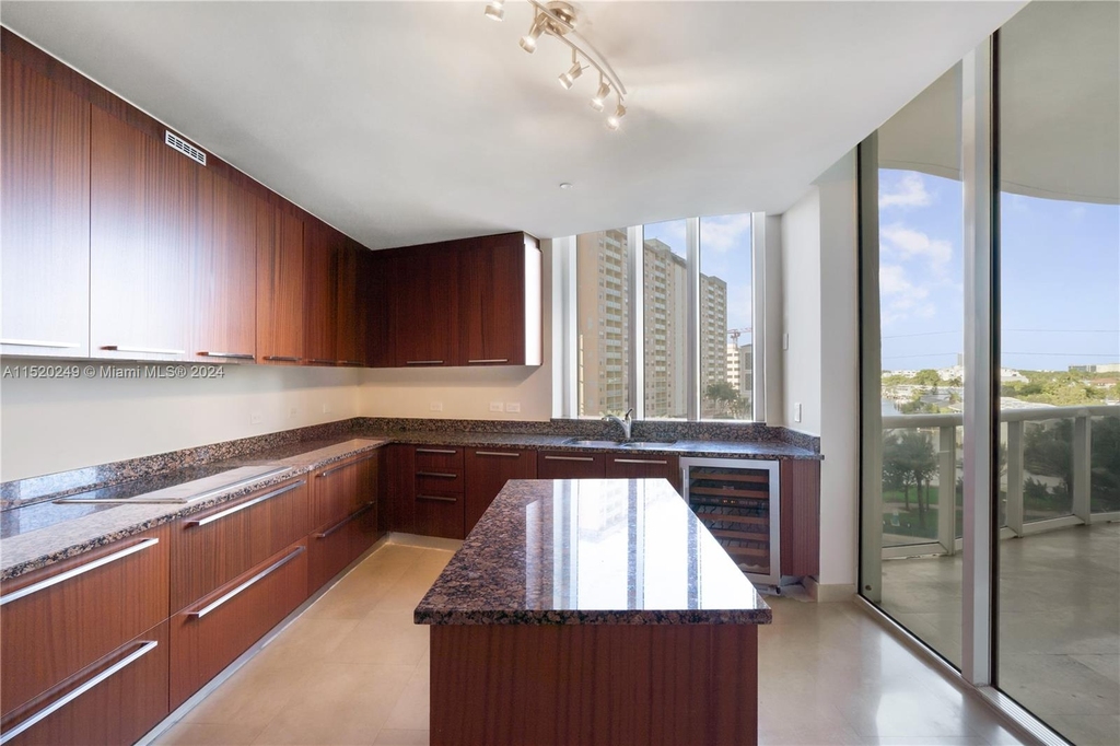 16001 Collins Ave - Photo 6