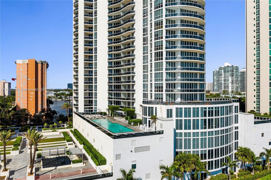 16001 Collins Ave - Photo 38